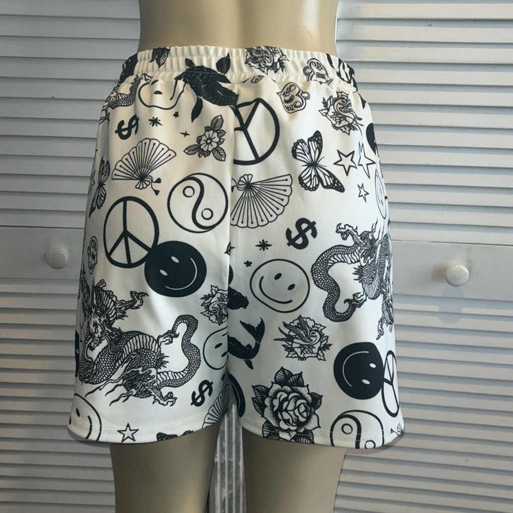 ASOS DESIGN board short in tattoo print in mono size 12 - Picture 7 of 10